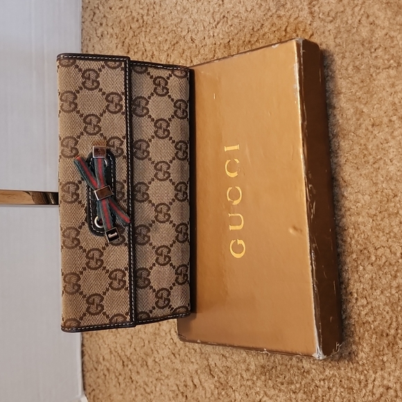 Gucci Continental Wallet